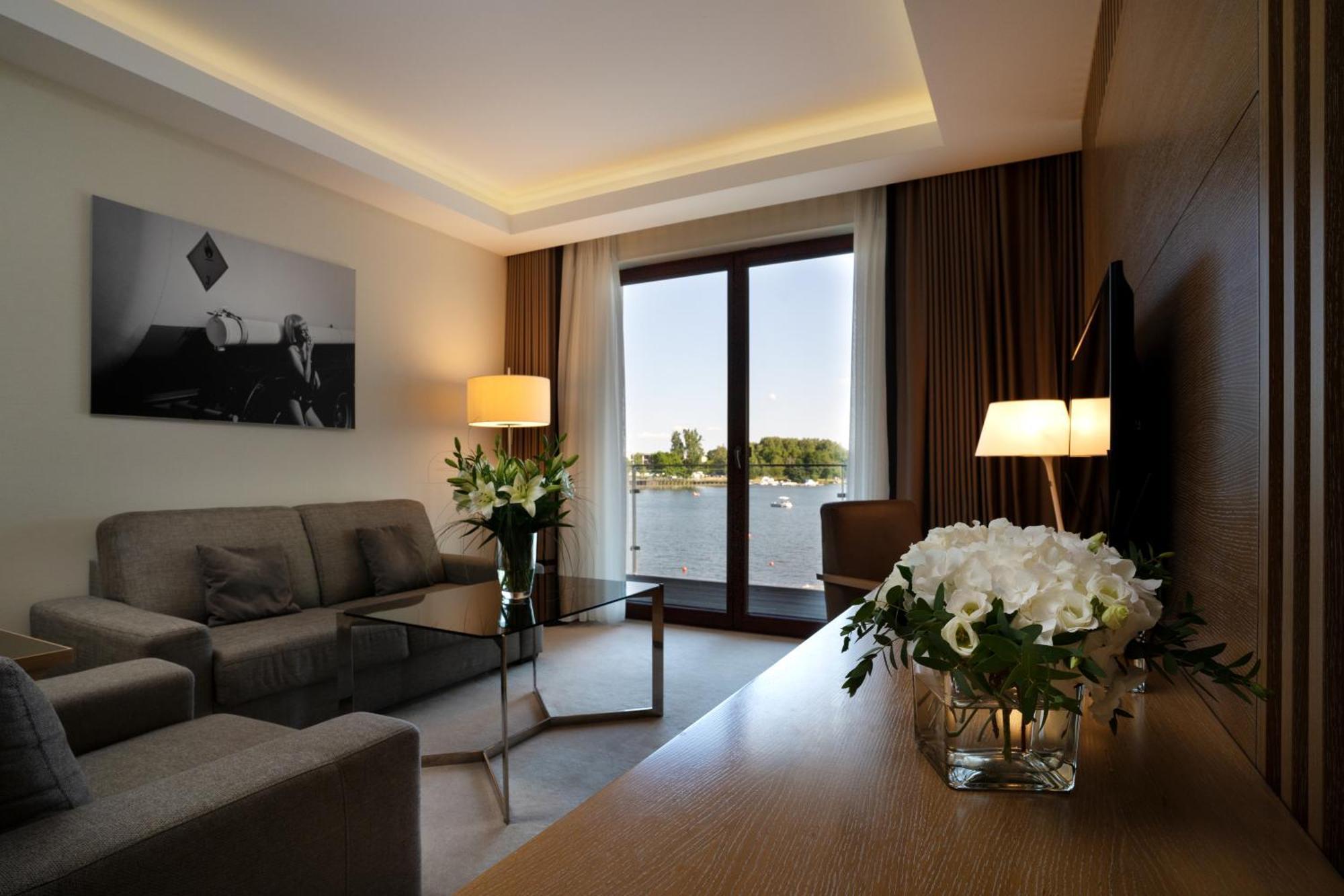 Tiffi Boutique Hotel オルシュティン エクステリア 写真
